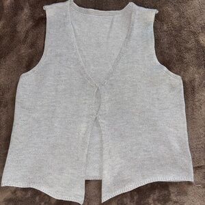 Split hem knitted vest